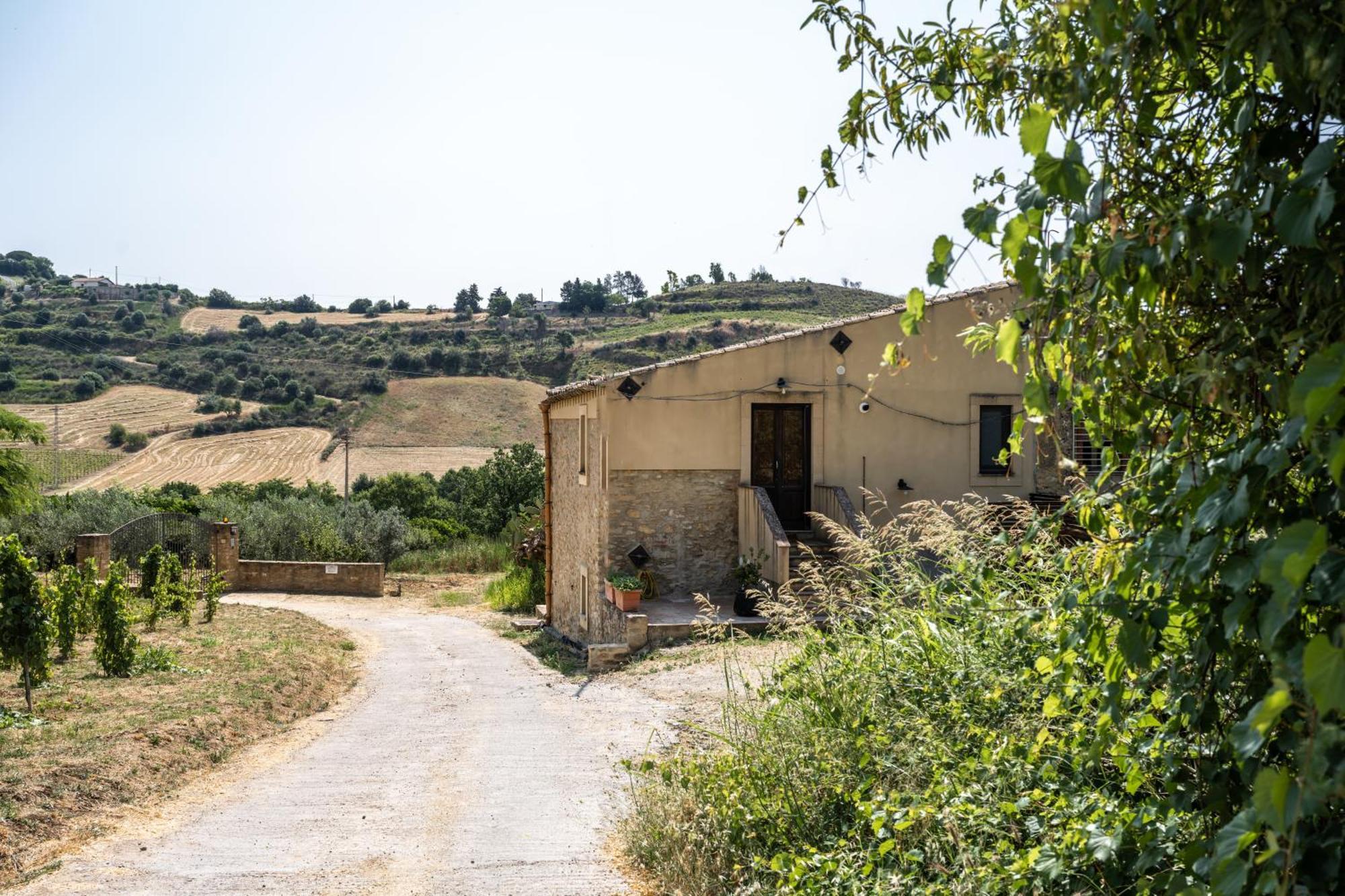 Cottage Immerso Nel Vigneto Caltagirone Extérieur photo